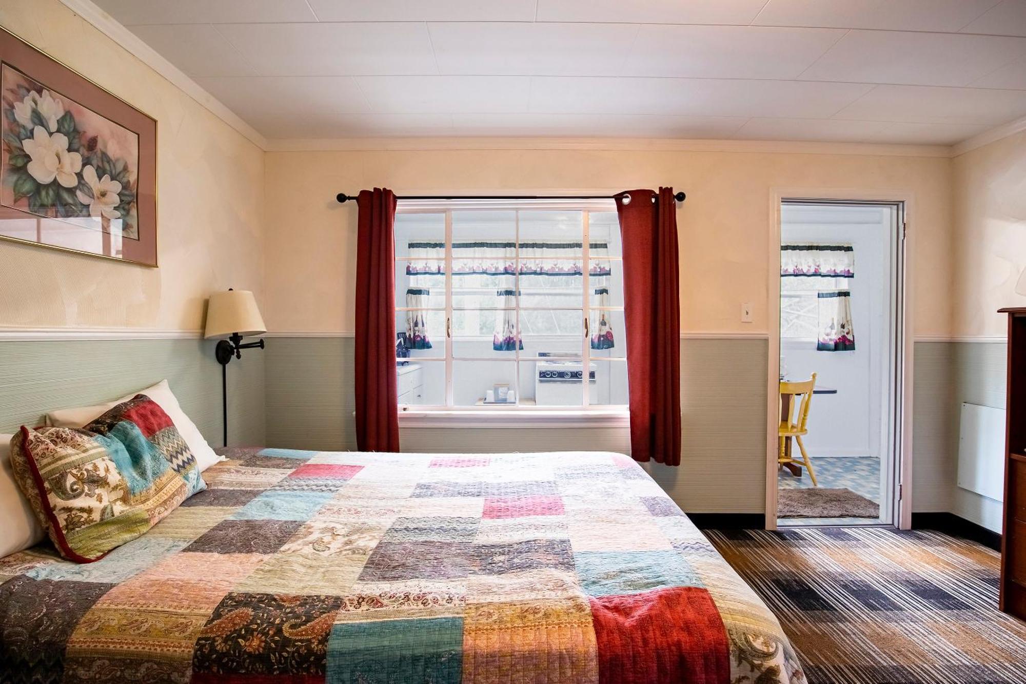 Lloyd'S On The River Country Inn By Oyo Bryson City Bagian luar foto