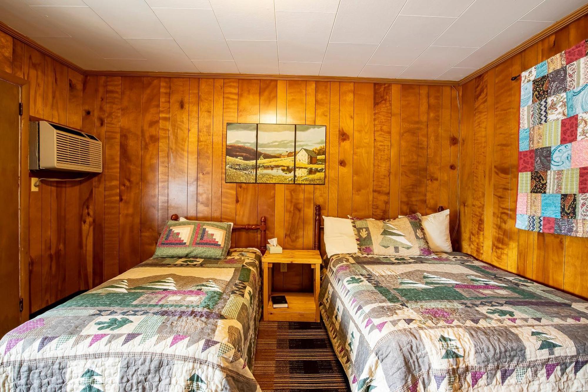 Lloyd'S On The River Country Inn By Oyo Bryson City Bagian luar foto