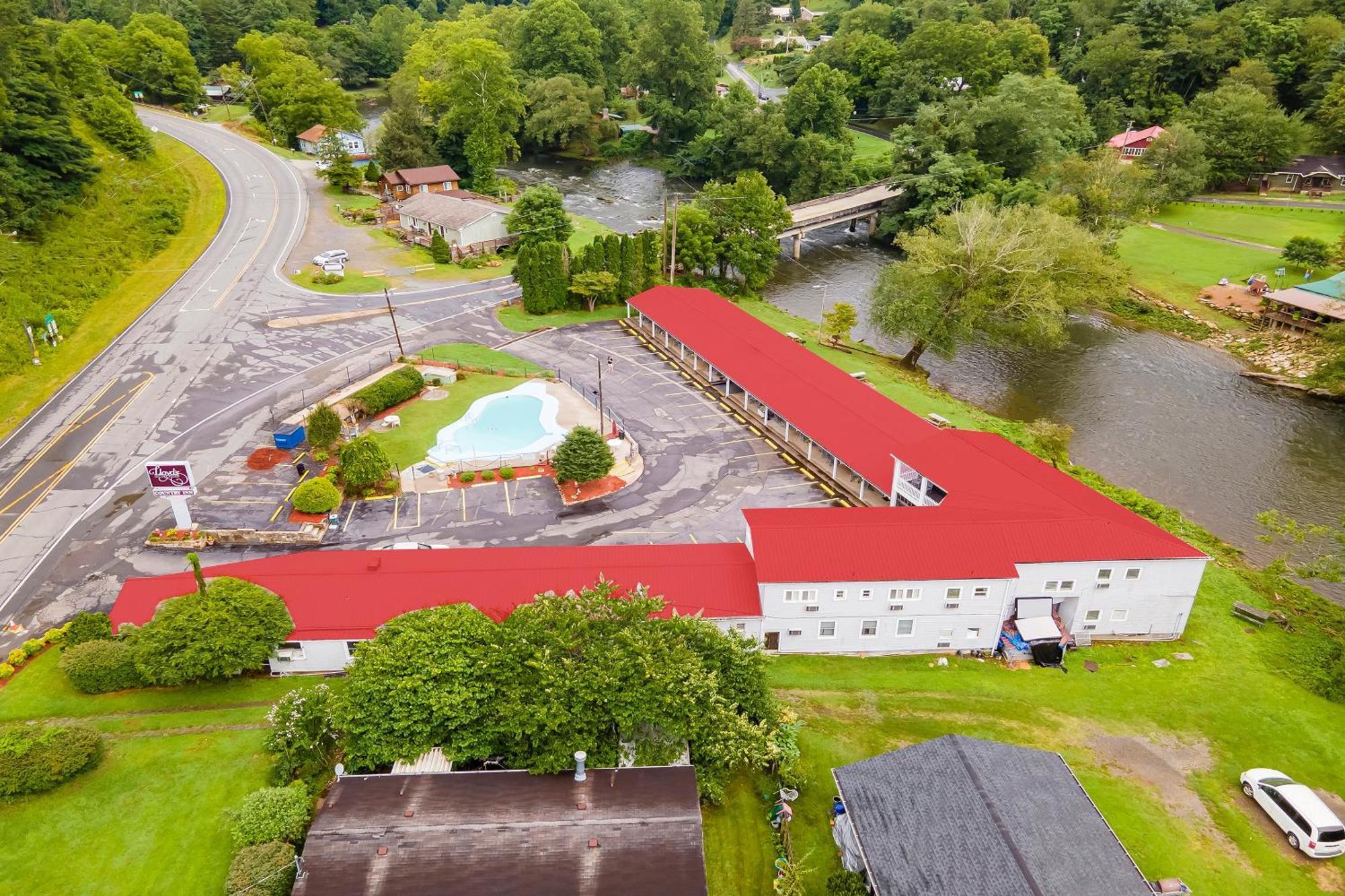 Lloyd'S On The River Country Inn By Oyo Bryson City Bagian luar foto