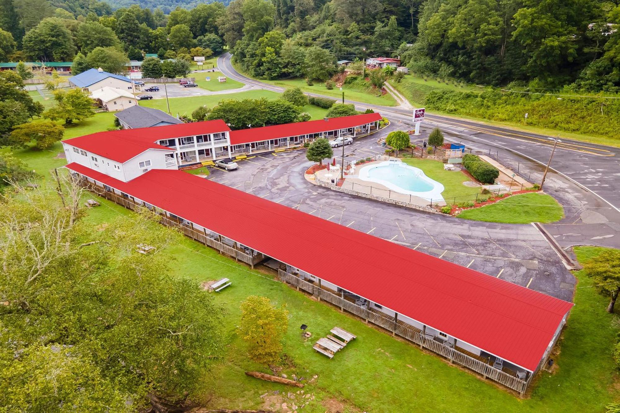 Lloyd'S On The River Country Inn By Oyo Bryson City Bagian luar foto