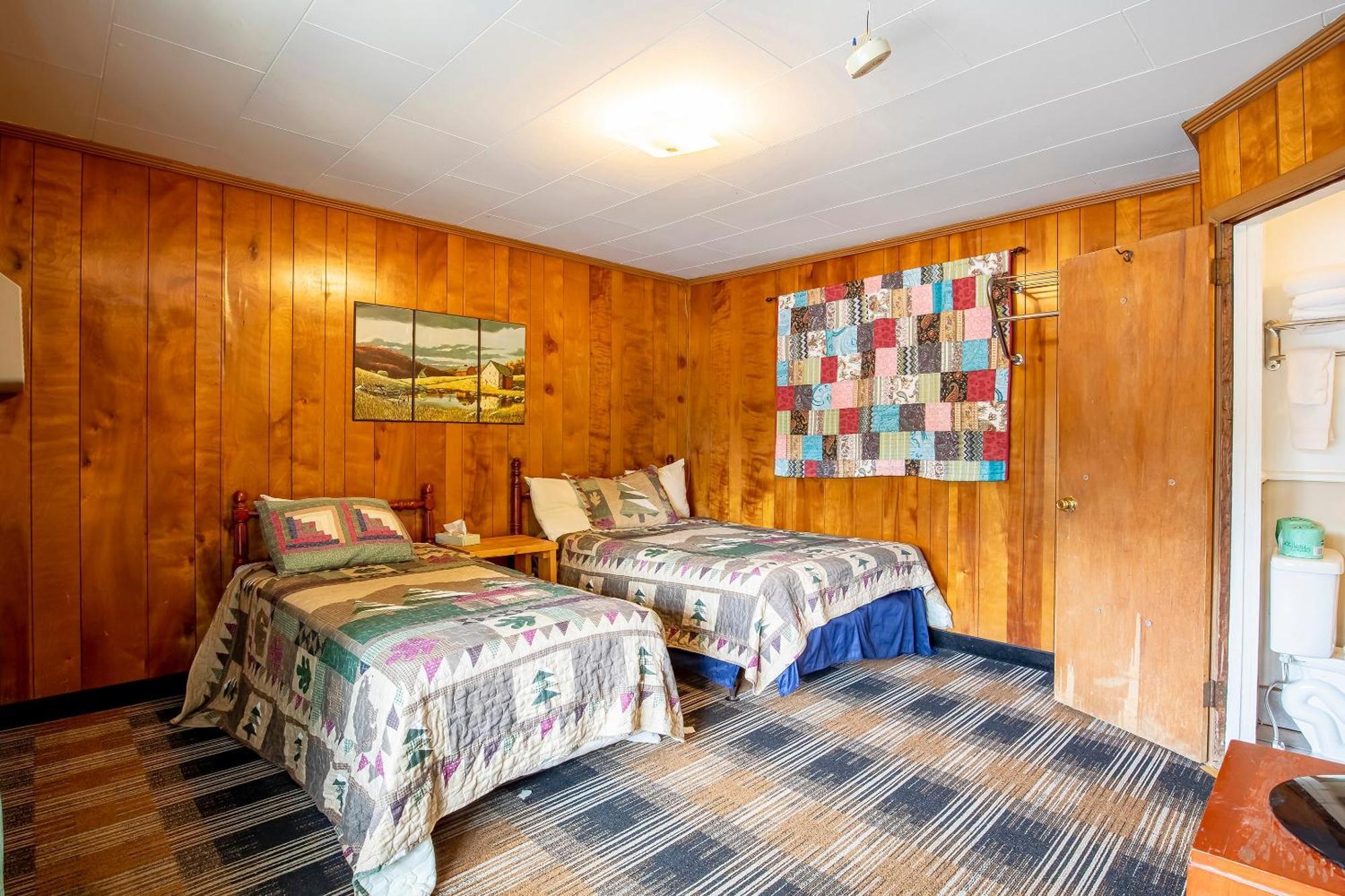 Lloyd'S On The River Country Inn By Oyo Bryson City Bagian luar foto