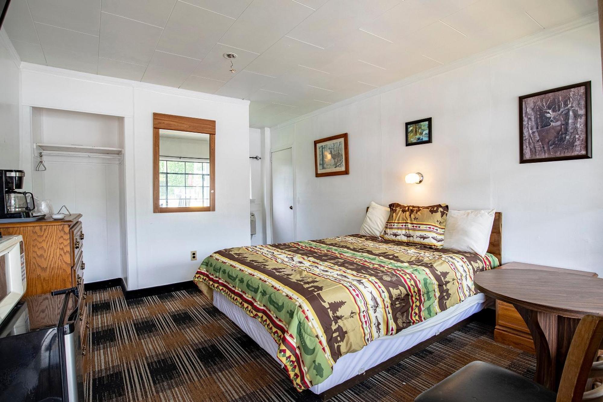 Lloyd'S On The River Country Inn By Oyo Bryson City Bagian luar foto