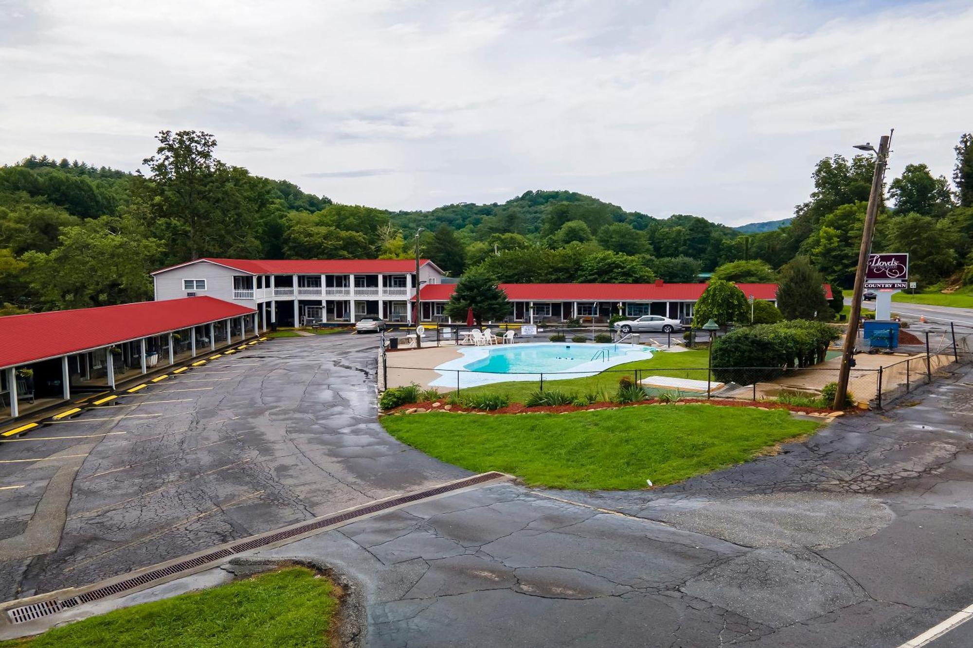 Lloyd'S On The River Country Inn By Oyo Bryson City Bagian luar foto