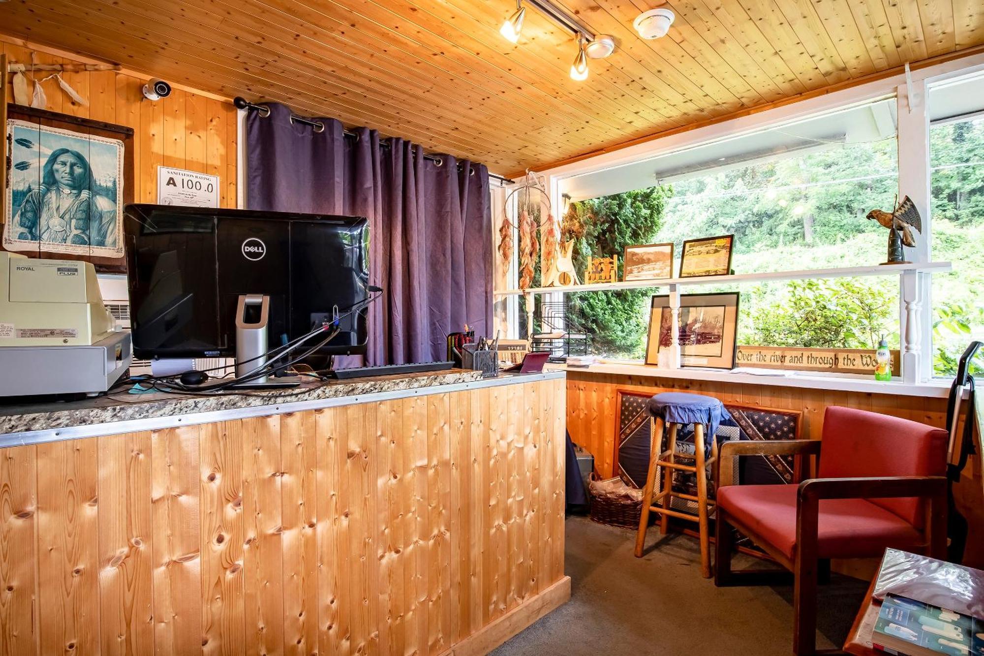 Lloyd'S On The River Country Inn By Oyo Bryson City Bagian luar foto