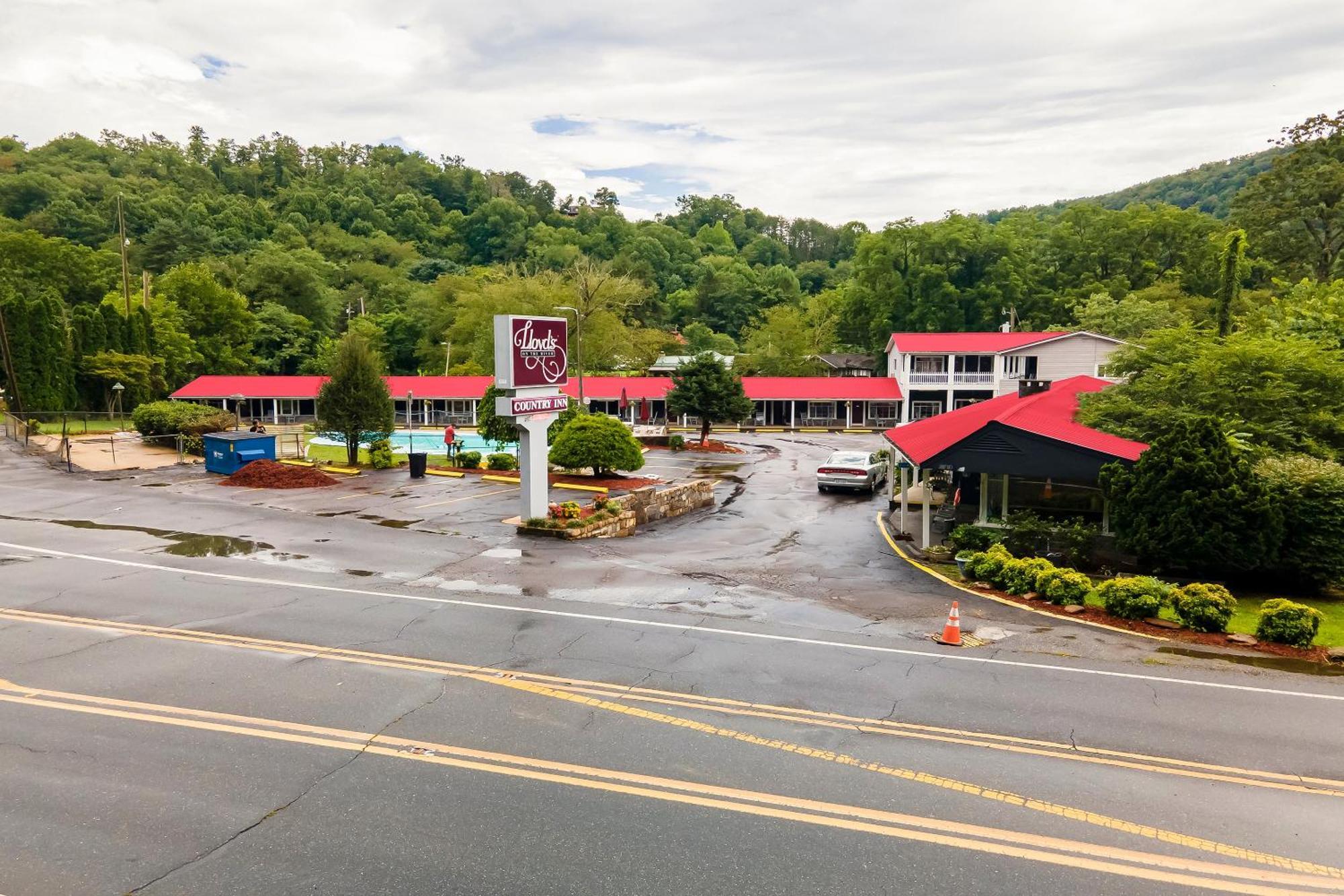Lloyd'S On The River Country Inn By Oyo Bryson City Bagian luar foto