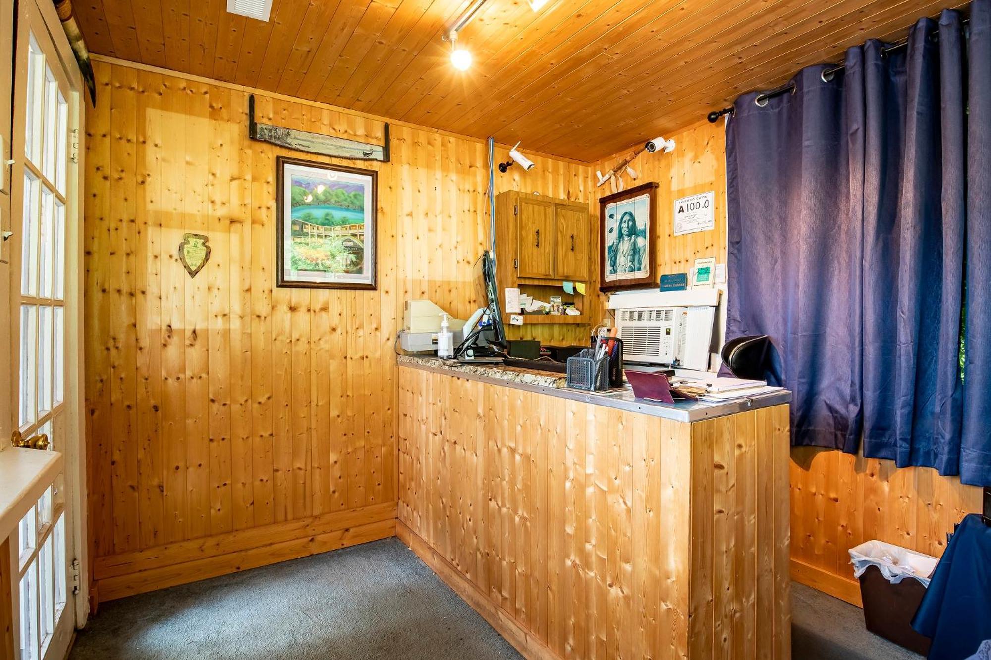 Lloyd'S On The River Country Inn By Oyo Bryson City Bagian luar foto